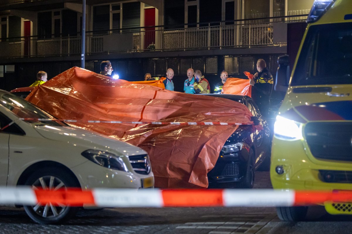 Man overleden na steekpartij, twee mannen aangehouden