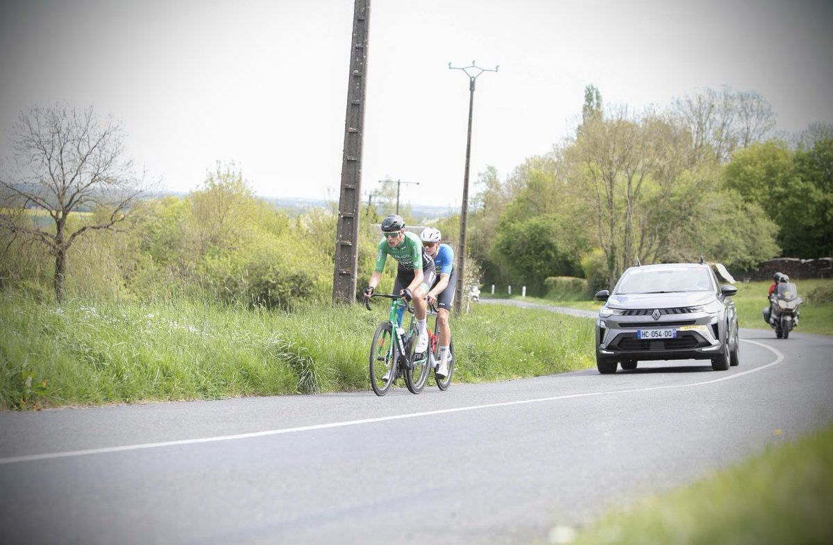 AzerionVillaVal's tweet photo. First Meindert, now Martijn!
Another strong ride from our team in the Tour du Loir et Cher, Martijn got in the breakaway and took the polka dot jersey in stage 3!💪🏼🚴🏼‍♂️

Now it’s time to focus on the next stage.🤩

📸 Florent Laidé
•
•
•
#TourduLoiretCher https://t.co/q48U760RXg