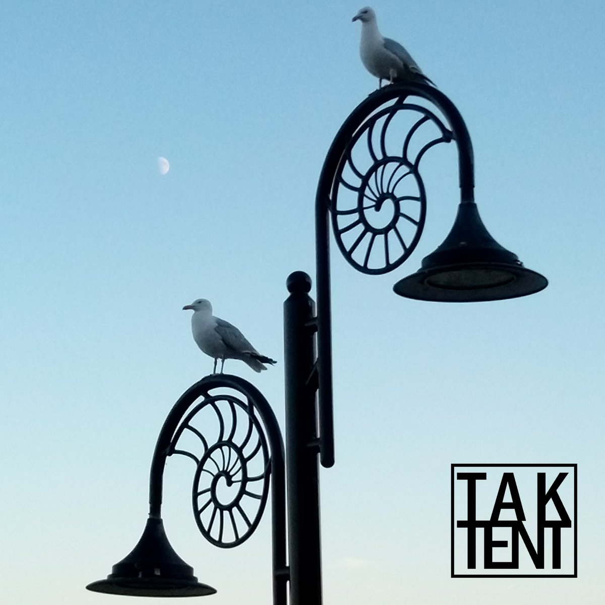 Emma is back with a second instalment of Soundcheck My Joy!, this week featuring tunes from The Mooney Suzuki, John Callaghan, Linsey Pollak, Kučka, Kei Watanabe and Fingers HQ, plus many, many more

LINK 🔗▶️ taktentradio.com/?p=4466