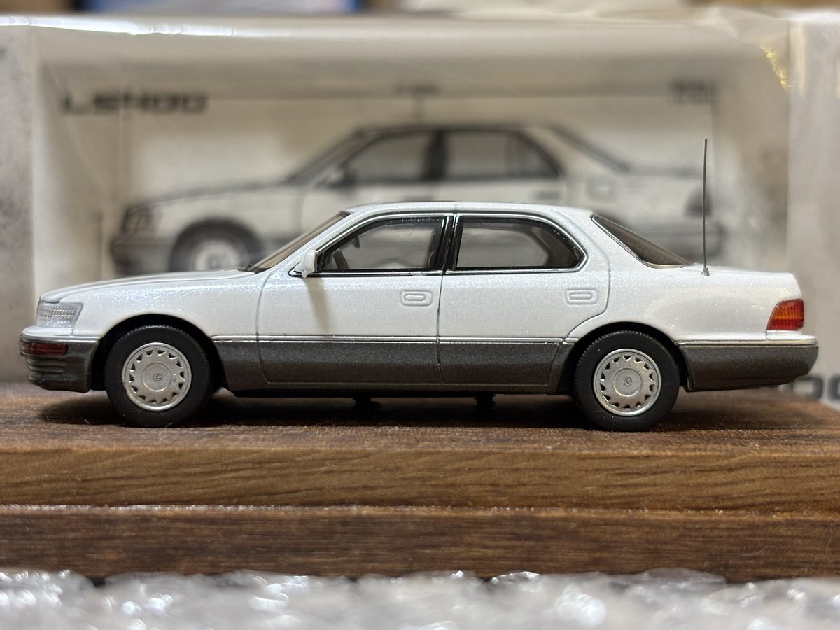celsaltdais's tweet photo. FINEWORKS64製のLS400(セルシオ)を入手
送料込みで5000円超えと少しお高めだけど、1/64でこのクオリティは凄いと思う👍👍
グレーとローダウンverは、、とりあえずスルーで💦
#FINEWORKS https://t.co/T30xFPikXz
