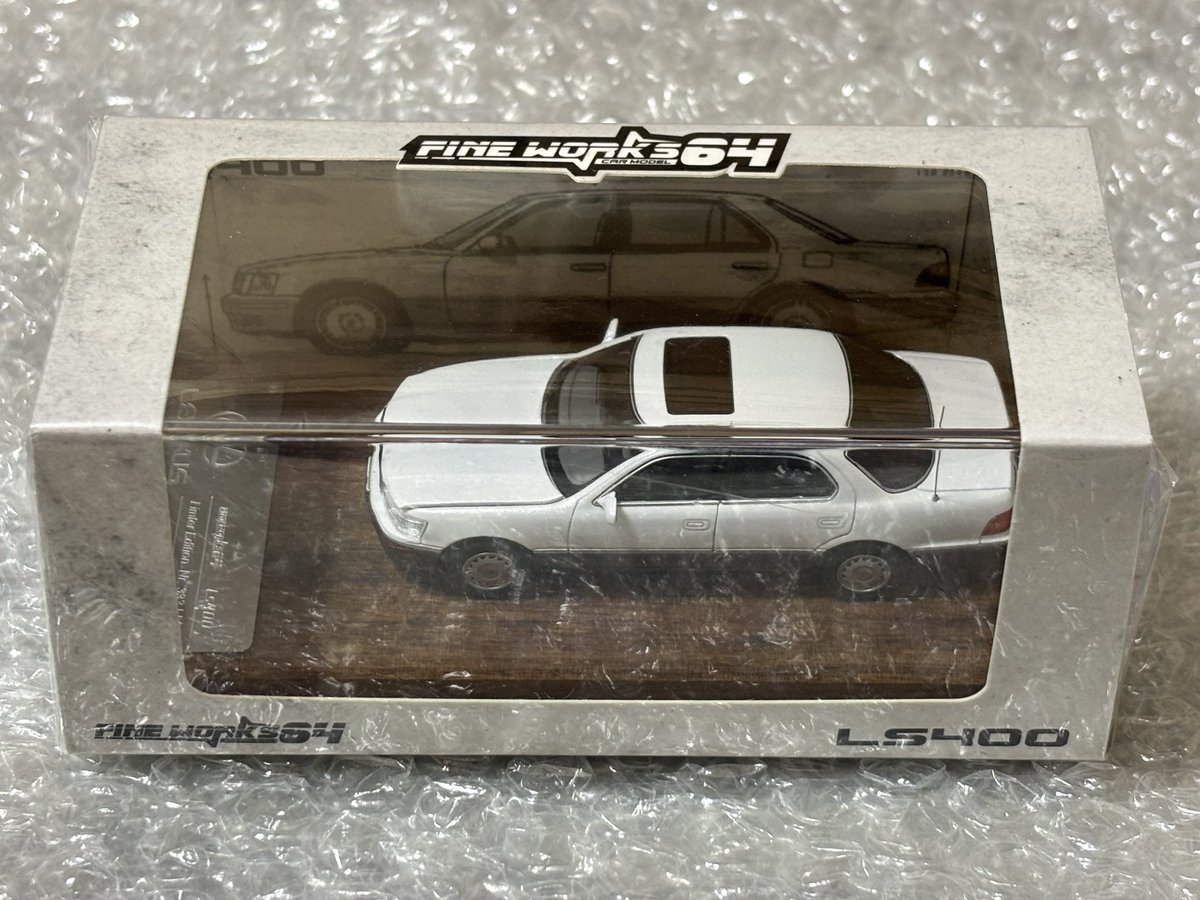 celsaltdais's tweet photo. FINEWORKS64製のLS400(セルシオ)を入手
送料込みで5000円超えと少しお高めだけど、1/64でこのクオリティは凄いと思う👍👍
グレーとローダウンverは、、とりあえずスルーで💦
#FINEWORKS https://t.co/T30xFPikXz