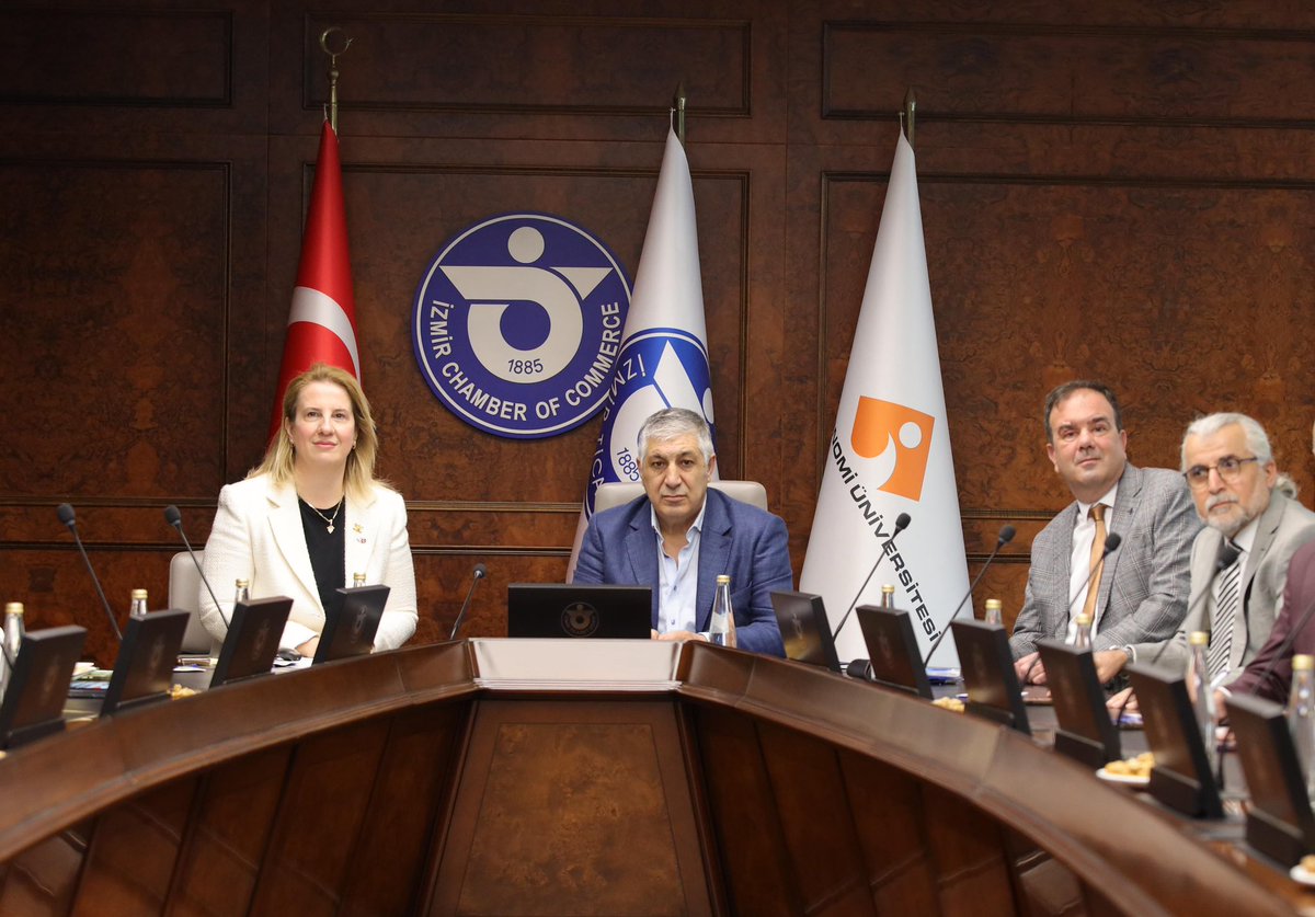 izmir_mte's tweet photo. İzmir Ticaret Odası Meslek Eğitim Komisyonu ve Yönetim Kurulu üyesi Mehmet Şahin Çakan İl Müd.Yard.Firdevs Çatalkaya ve okul müdürlerimizle bir araya gelerek mesleki eğitim sektör iş birliği çalışmaları hakkında istişarede bulundular @izmir_ilmem @tcmeb_mtegm https://t.co/BiT4Fqtcpl
