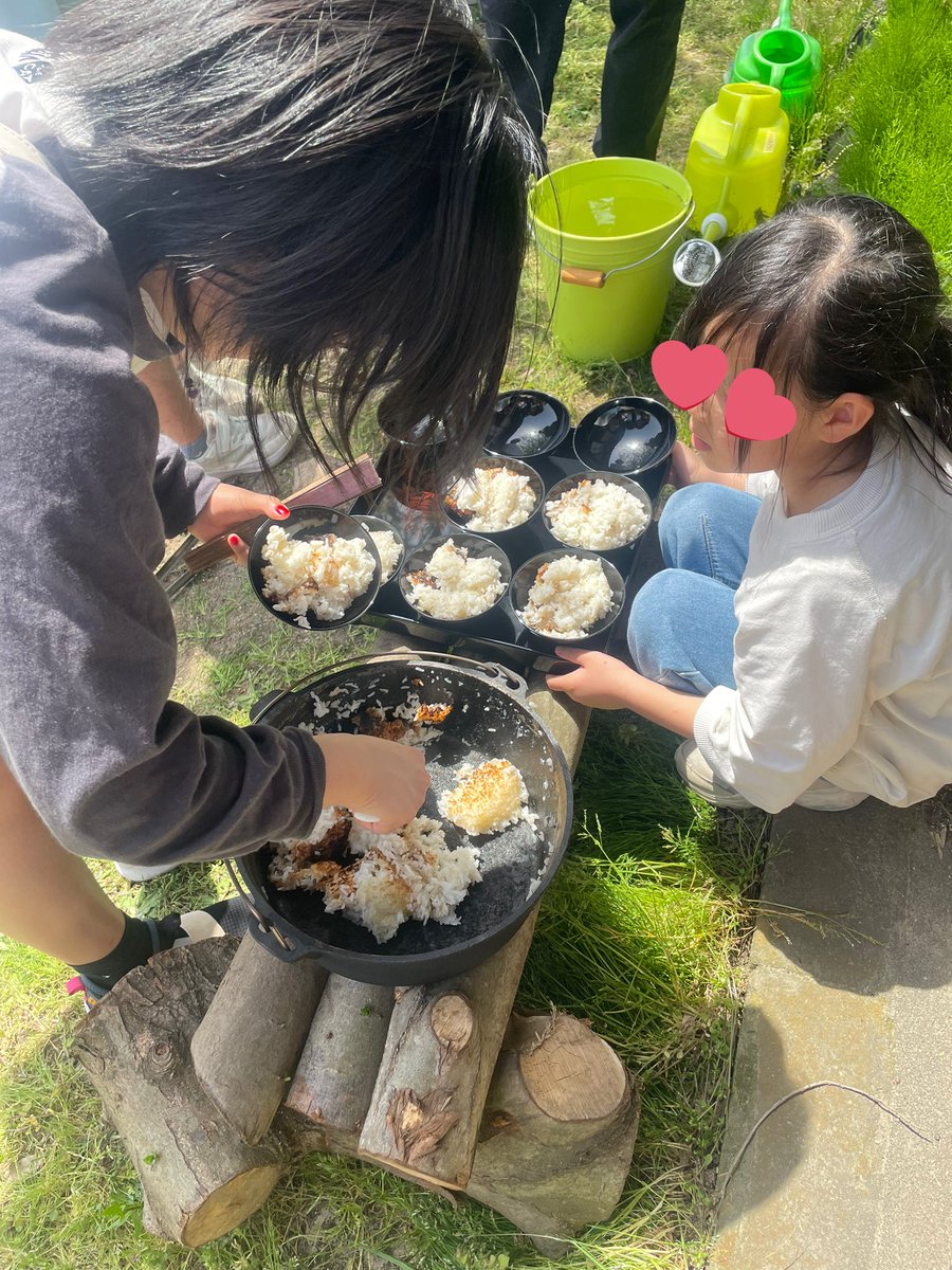 n_m_l_k_tommy's tweet image. 今日は宇宙村開放日♡
初かまどでご飯と豚汁🍚✨🤤
暑かったけど、みんなでやって
最高に楽しかったーーー😍☘️🌈
#アースデー
#土用
#神社にご挨拶してから畑