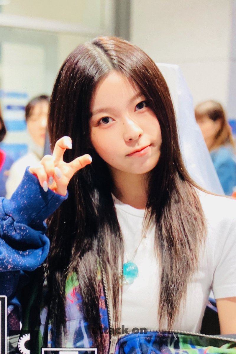 hitherverse's tweet photo. ㅤㅤ
[ 𝟮𝟱𝟬𝟰𝟭𝟵 ㅡ 𝐏𝐑𝐄𝐕𝐈𝐄𝐖 ]

HITHER ONA at Indonesia Arena. 

#HITHER #Ona  
ㅤㅤ https://t.co/V0kuLEATC4