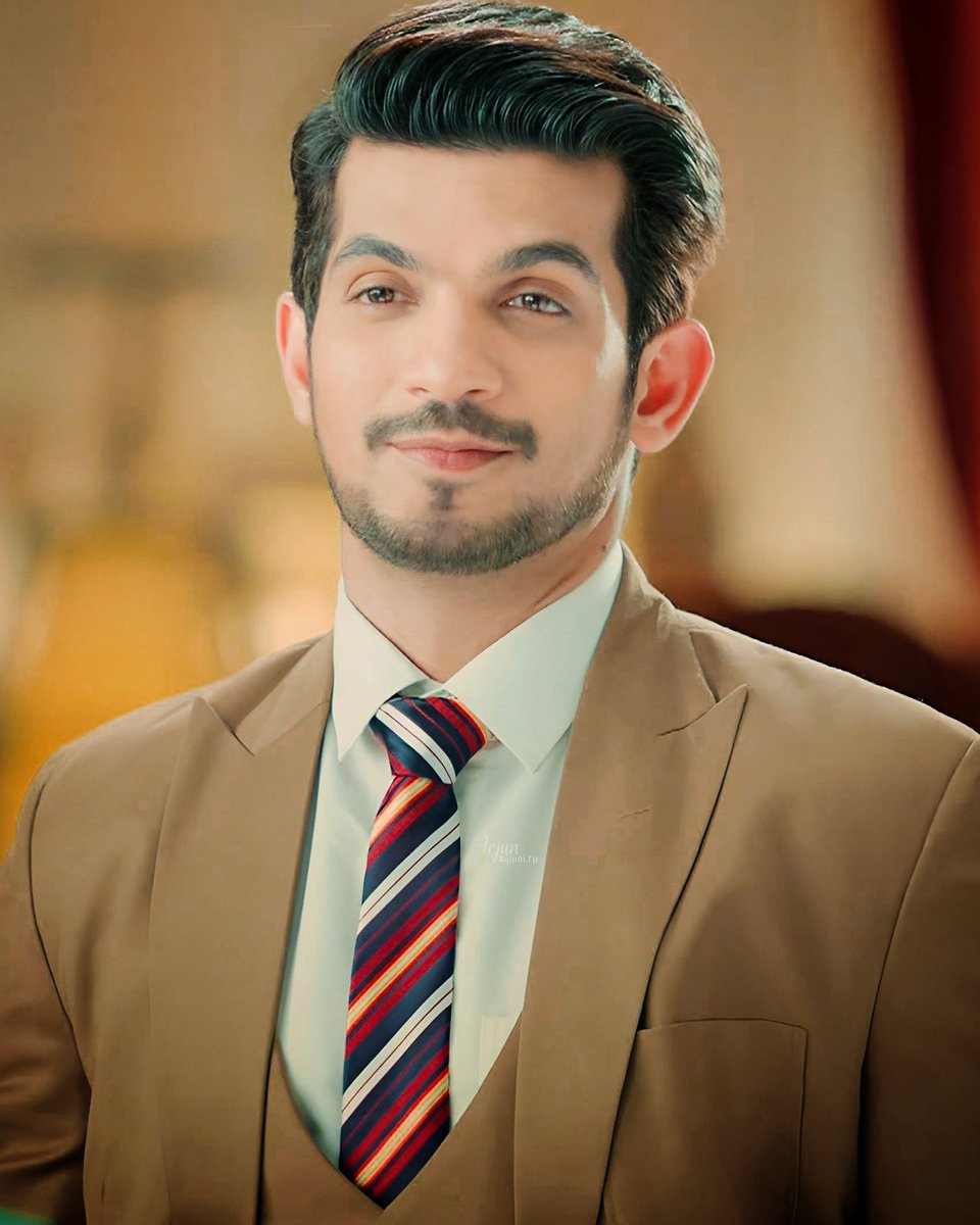ArjunBijlaniFp's tweet photo. Caps... episode 4 &amp; 5 🔥 
#DeepRaiChand #IshqMeinMarjawan
#ArjunBijlani @Thearjunbijlani https://t.co/2C3RR3Z7Mf