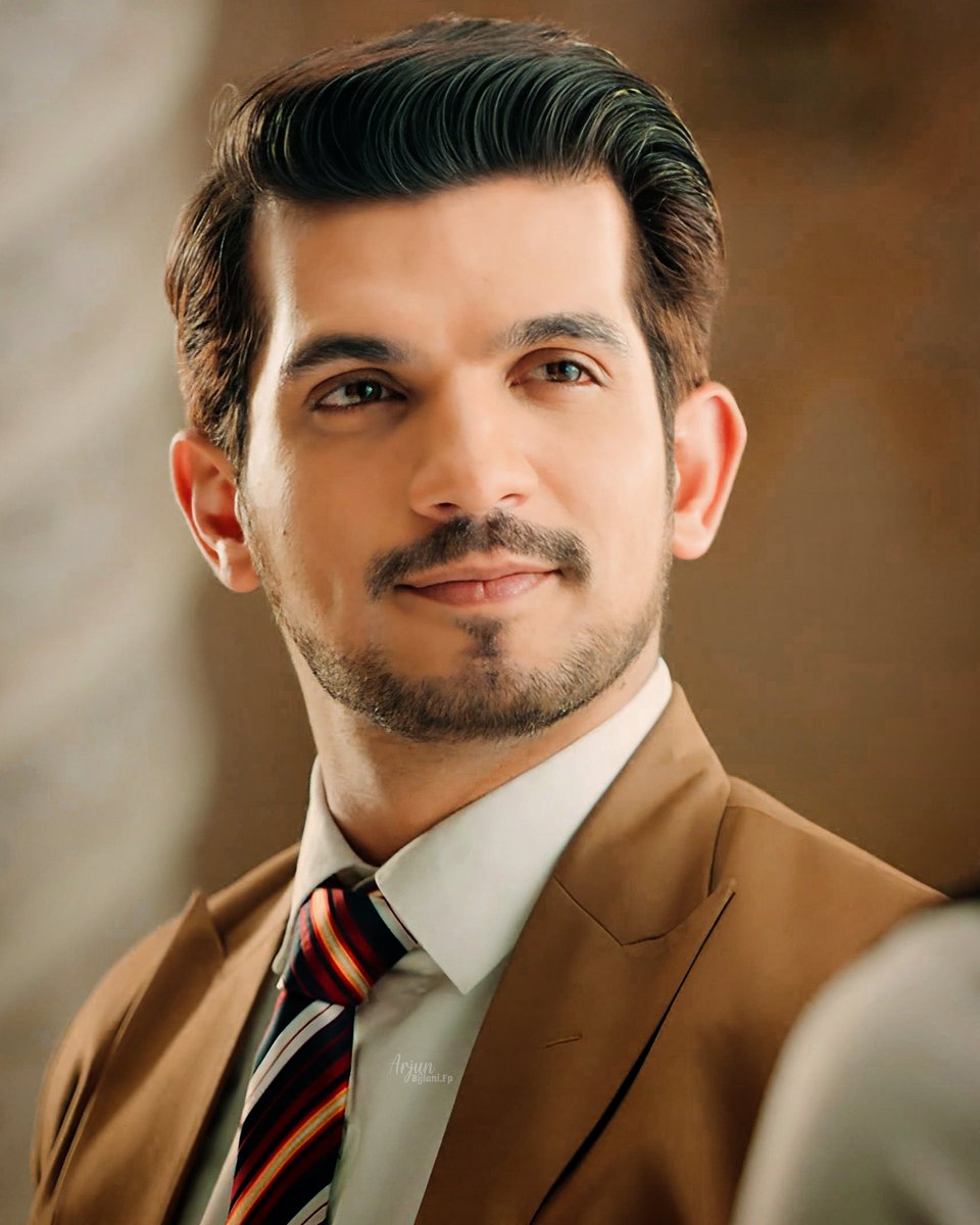 ArjunBijlaniFp's tweet photo. Caps... episode 4 &amp; 5 🔥 
#DeepRaiChand #IshqMeinMarjawan
#ArjunBijlani @Thearjunbijlani https://t.co/2C3RR3Z7Mf
