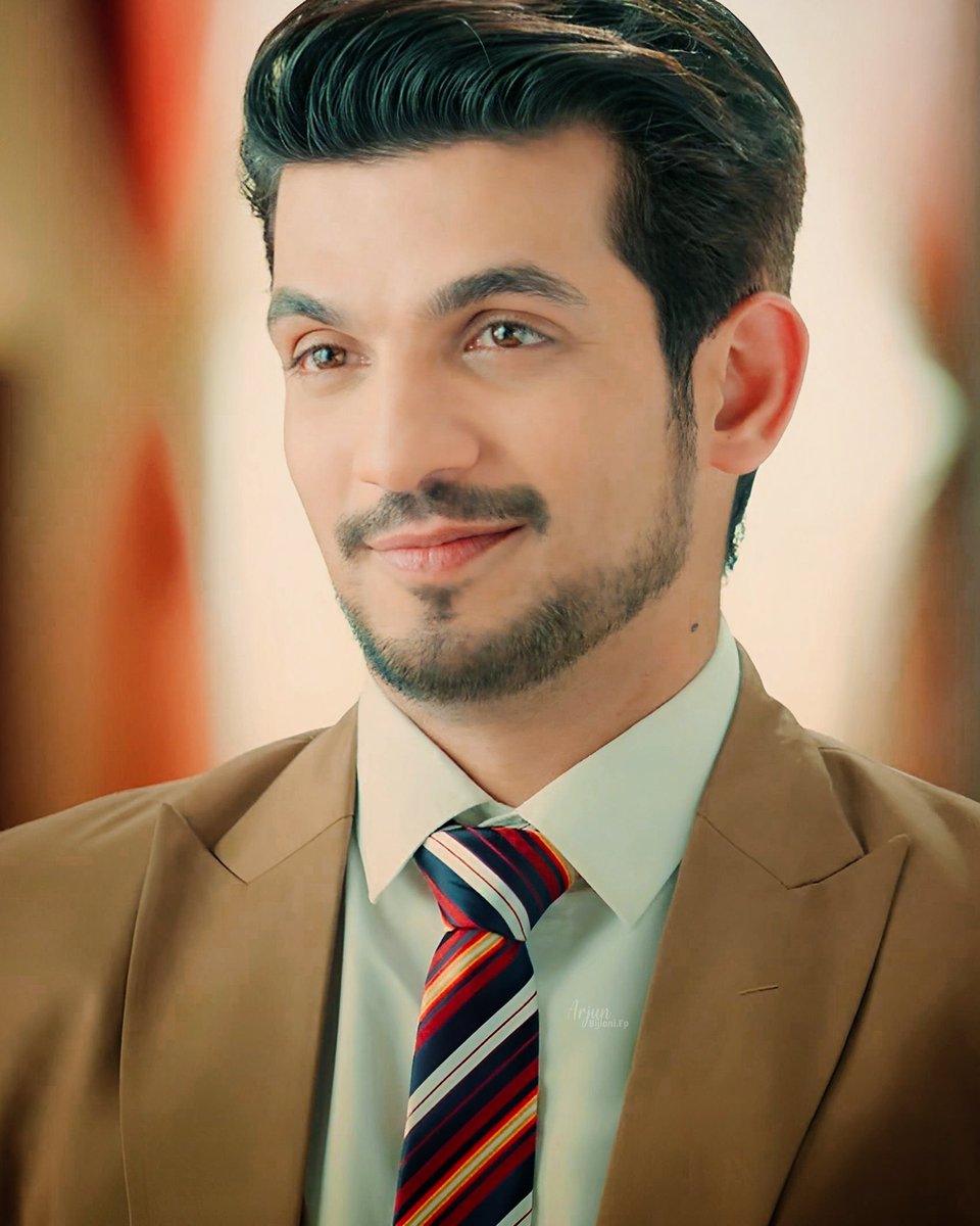 ArjunBijlaniFp's tweet photo. Caps... episode 4 &amp; 5 🔥 
#DeepRaiChand #IshqMeinMarjawan
#ArjunBijlani @Thearjunbijlani https://t.co/2C3RR3Z7Mf