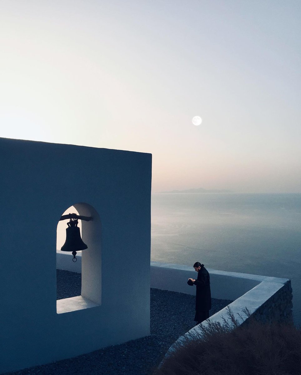 GreekPictures's tweet image. It's Holy Saturday. In expectation of the Resurrection of Jesus Christ. 🇬🇷
📷 julie_meric