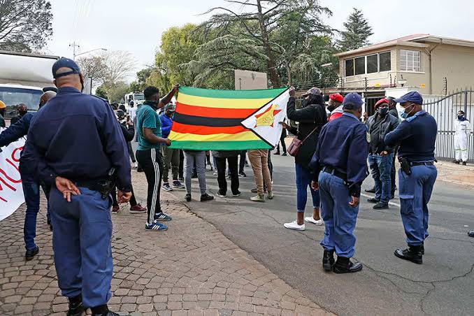 AFRICANDEMOC's tweet photo. It is estimated that around 6 million Zimbabweans have settled in South Africa, contributing to instability in the country while serving the interests of exploitative employers. https://t.co/lg4S6CpN2k