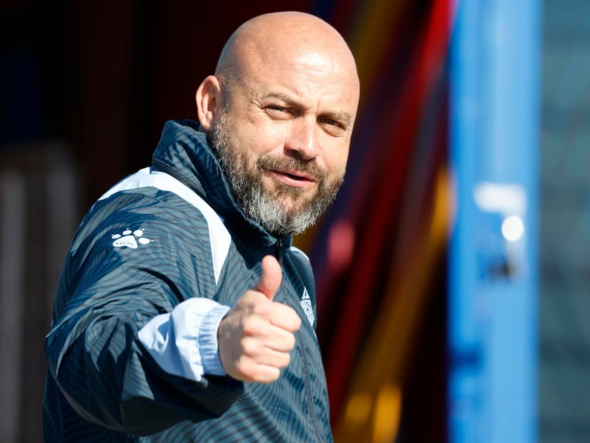 Gran mérito del Espanyol manteniendo a Manolo González. La victoria de ayer los deja a 5 puntos de Europa. Ejemplo de cómo confiar en un proyecto, incluso con un inicio difícil. La directiva apostó por Manolo y él ha sacado lo mejor de un bloque que viene del ascenso. Chapeau.