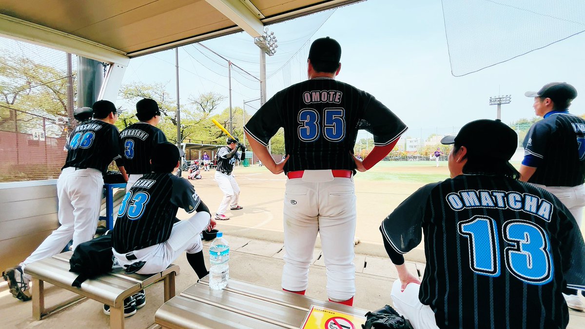 hideyuki1003's tweet photo. 4試合目にして球団オーナーに今期初勝利を捧げる事が出来ました！
チーム一丸、同じ方向向いています！
やはり野球は楽しいんですよ‼︎
#TPコーポレーションズ #芸人草野球 #Gリーグ https://t.co/TAzwPdpfSf