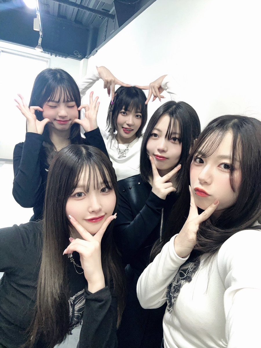 2face_official_'s tweet photo. 🌸2FACE OSAKA FANMEETING&LIVE~Spring Flowers~🌸
3日目ありがとうございました!✨
次回は明日
📅4月20日(日) ⏰19:00開演
📍PLUSWIN HALL 南堀江
お待ちしております✨✨
https://t.co/ygKpzlxhQK
#2FACE
#2FACE_OSAKA
#2FACE_Spring_Flowers https://t.co/sGaUgrCcKj