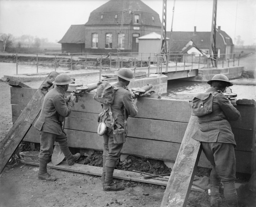 WW1IEPER1917's tweet photo. The Battle of the Lys. British Lewis gunners manning a barricade at a bridge crossing the Lys Canal at Marquois, 13 April 1918.© IWM (Q 6612) https://t.co/iGJ5HtuDyF