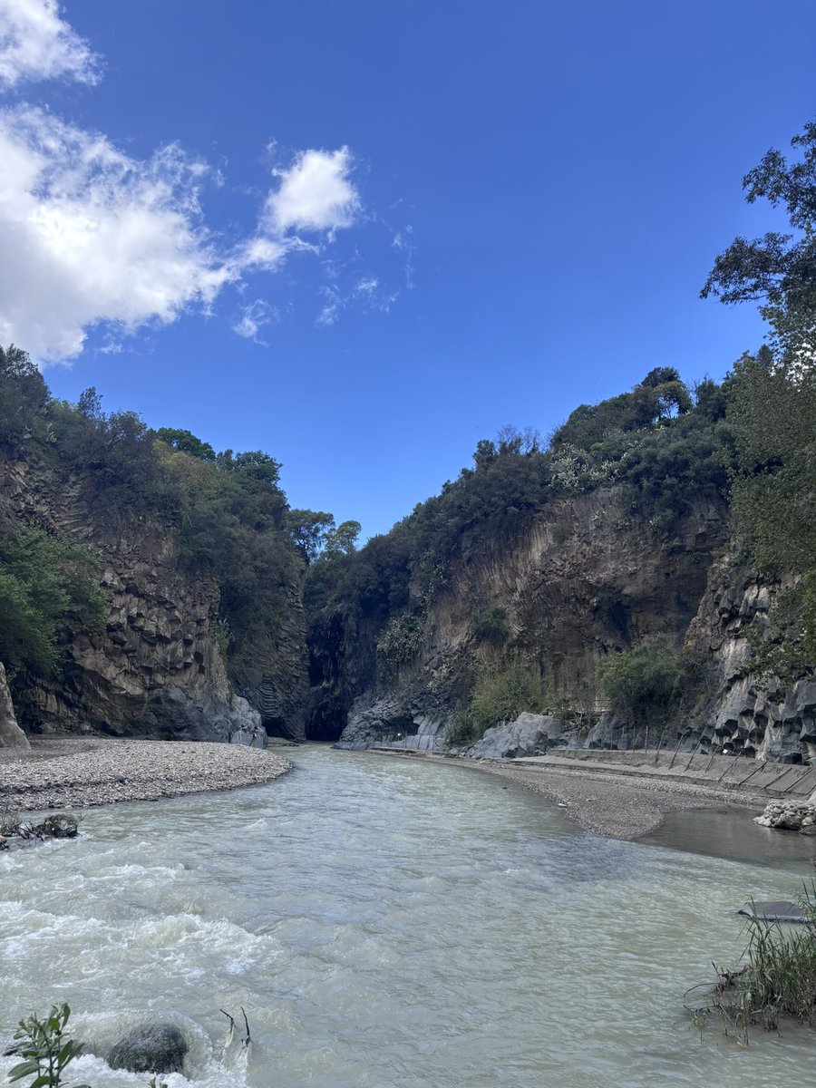 Bishop Llandaff Geog tweet media