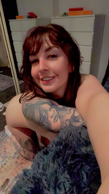 Watch Sarah B 🇦🇺's leaked NSFW photo on TwXstars