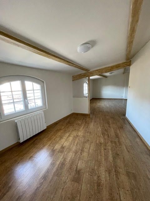 immoLuberon's tweet photo. A vendre à l'ISLE SUR SORGUE très bel appartement de 40 m2 alliant l'ancien et le confort moderne situé dans un ancien couvent et une petite copropriété. Prix: 159.000 euros. Chez F&amp;F IMMOBILIER à APT https://t.co/BuDQy9kRUO https://t.co/tG78nB90ve