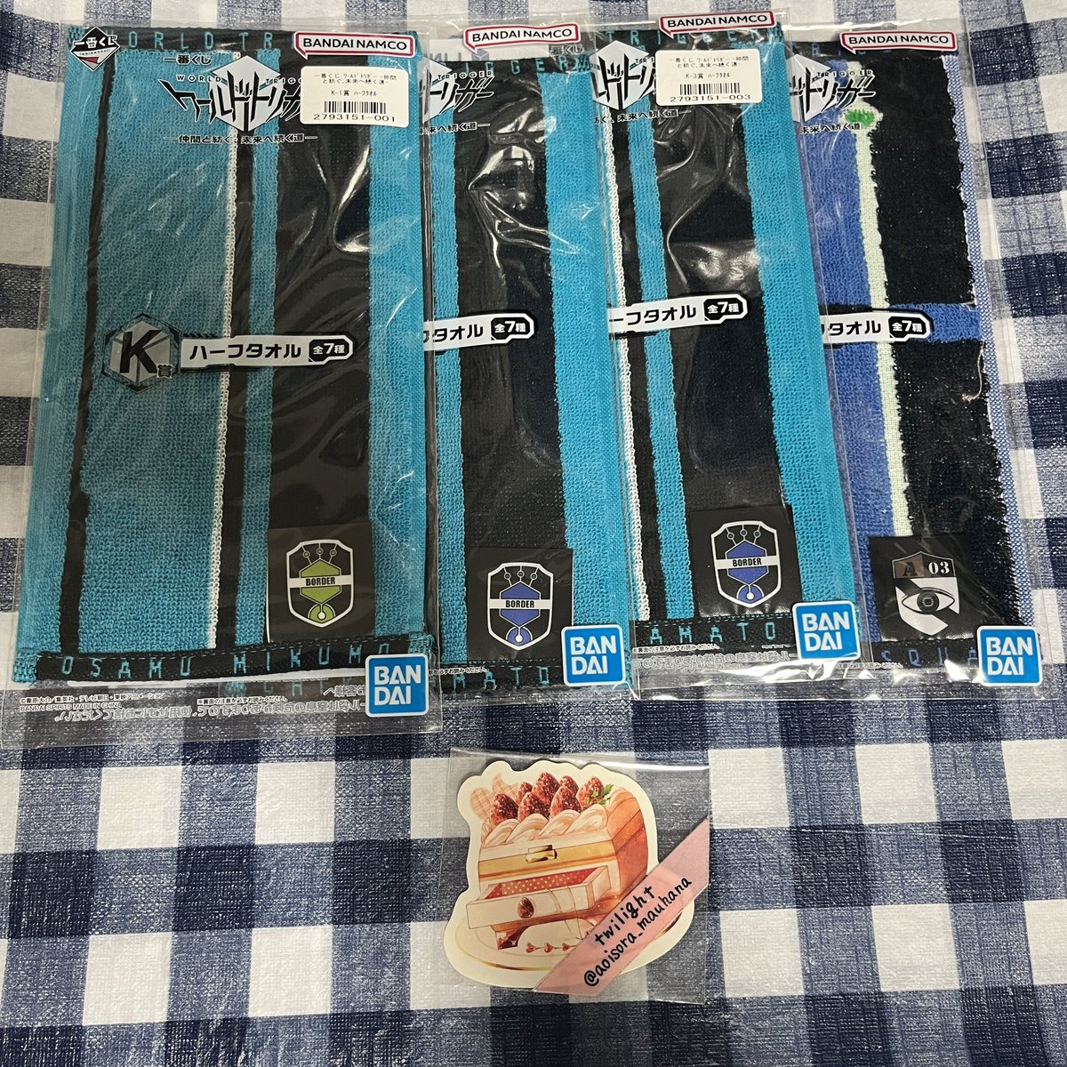 aoisora_mauhana's tweet photo. 【交換 譲渡】ワールドトリガー ワートリ 一番くじ  仲間と紡ぐ、未来へ続く道

【譲】D賞 G賞 K賞
I賞 ヒュース 太刀川 荒船
J賞 柿崎 当真
L賞 柿崎隊
【求】A賞 迅 フィギュア
定価＋送料
※1枚目譲渡は2枚目と4枚目から1点ずつ希望
※3枚目譲渡は2＞4枚目同数希望

→ https://t.co/GP2ozSJ36s