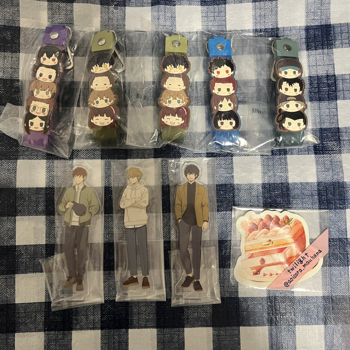 aoisora_mauhana's tweet photo. 【交換 譲渡】ワールドトリガー ワートリ 一番くじ  仲間と紡ぐ、未来へ続く道

【譲】D賞 G賞 K賞
I賞 ヒュース 太刀川 荒船
J賞 柿崎 当真
L賞 柿崎隊
【求】A賞 迅 フィギュア
定価＋送料
※1枚目譲渡は2枚目と4枚目から1点ずつ希望
※3枚目譲渡は2＞4枚目同数希望

→ https://t.co/GP2ozSJ36s