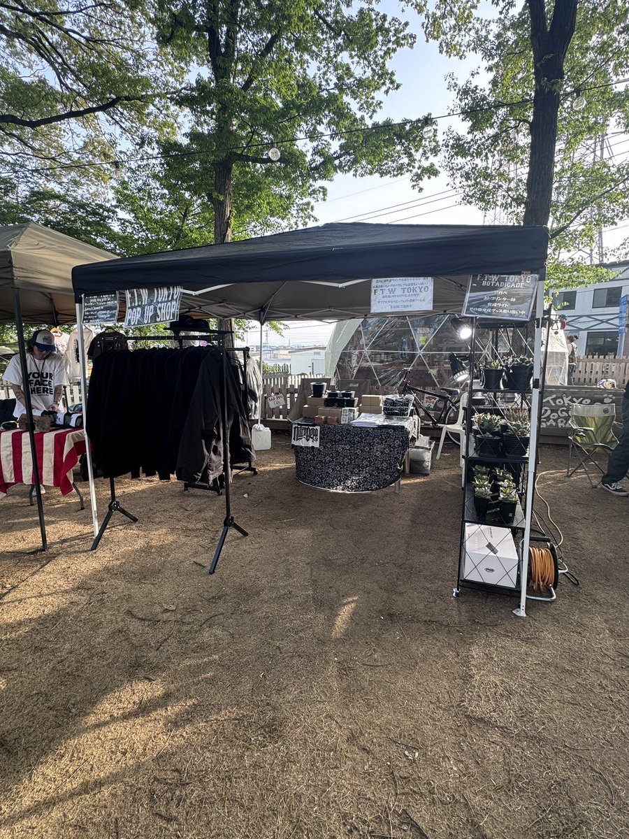Ftw03Tokyo's tweet image. 青梅インター側の東京ドギーズガーデンにて出店させていただいております。
22時までやっております。
皆様のご来場お待ちしております！
#ftwtokyo
#hideout