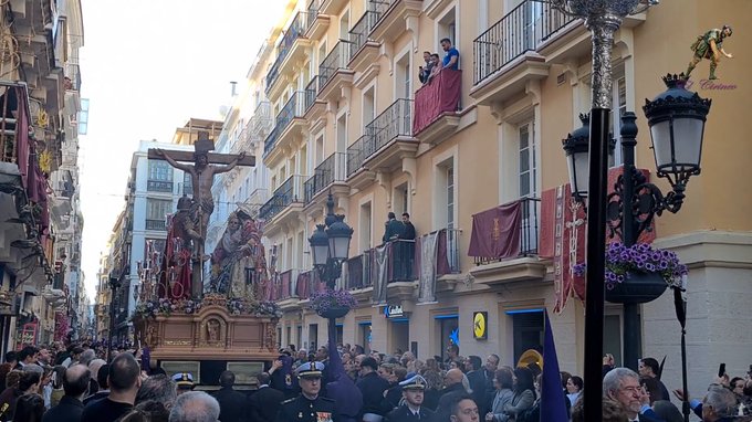 Vídeo de la Hermandad de Las Siete Palabra por Calle Nueva en la Carrera Oficial de Cádiz 2025