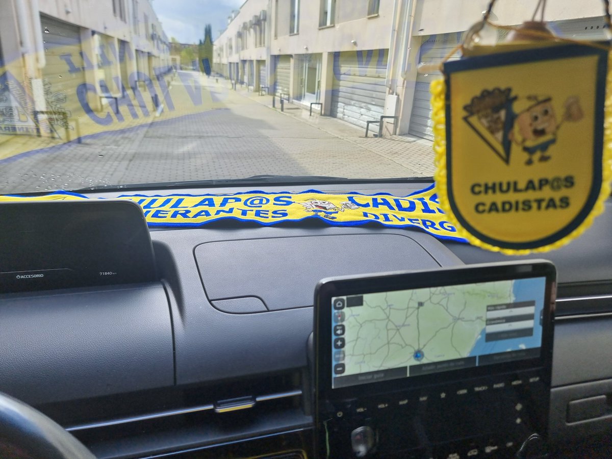 pribeza's tweet photo. Al lio #chulaposontour 💛💙 https://t.co/25bvitcpvU
