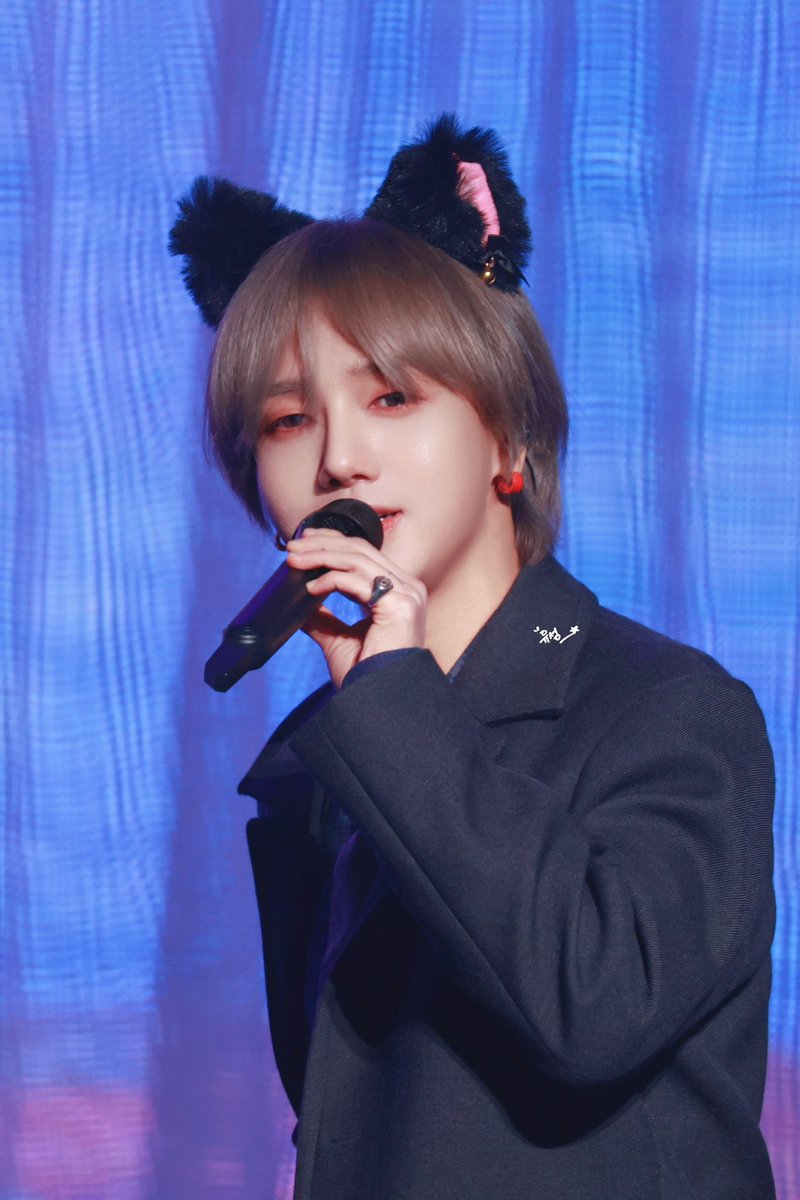 YusungLiquor's tweet photo. 250419 예성 YESUNG ENCORE CONCERT [We're the Complicated Kind]

솔로 데뷔 9주년 축하해요💙 @shfly3424 

#SUPERJUNIOR #슈퍼주니어
#YESUNG #예성 #艺声 #イェソン
 #Still_Standing_YESUNG 
#Happy9thSoloYesung https://t.co/AmGzWka5Lm