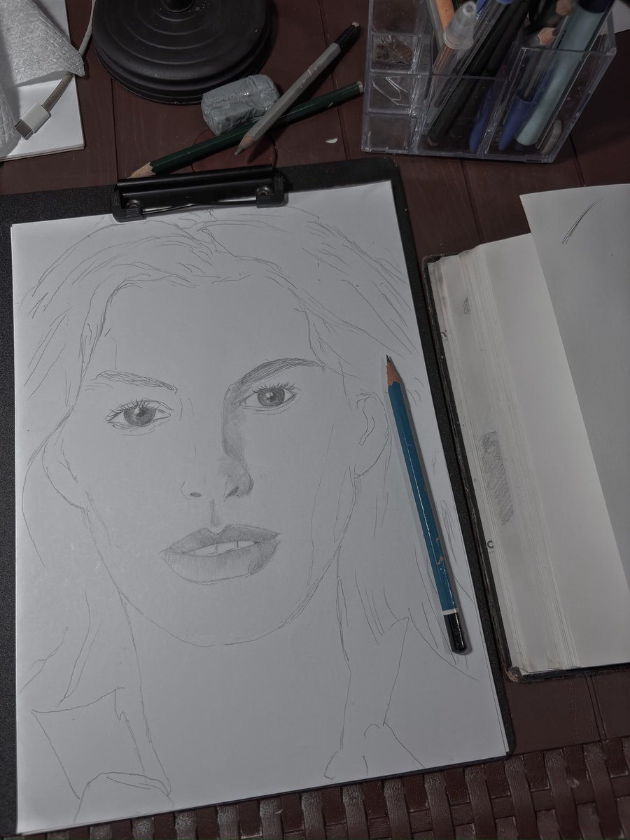 Luoskywalker's tweet photo. to fazendo um desenho novo, enfim voltando a rotina após meses ✍🏼❤️ https://t.co/BXdAiw3E9T