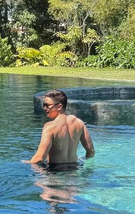 lixnabi08's tweet photo. I need an HD copy 🤧🫠 
@aldenrichards02 https://t.co/5mlkZEINg8