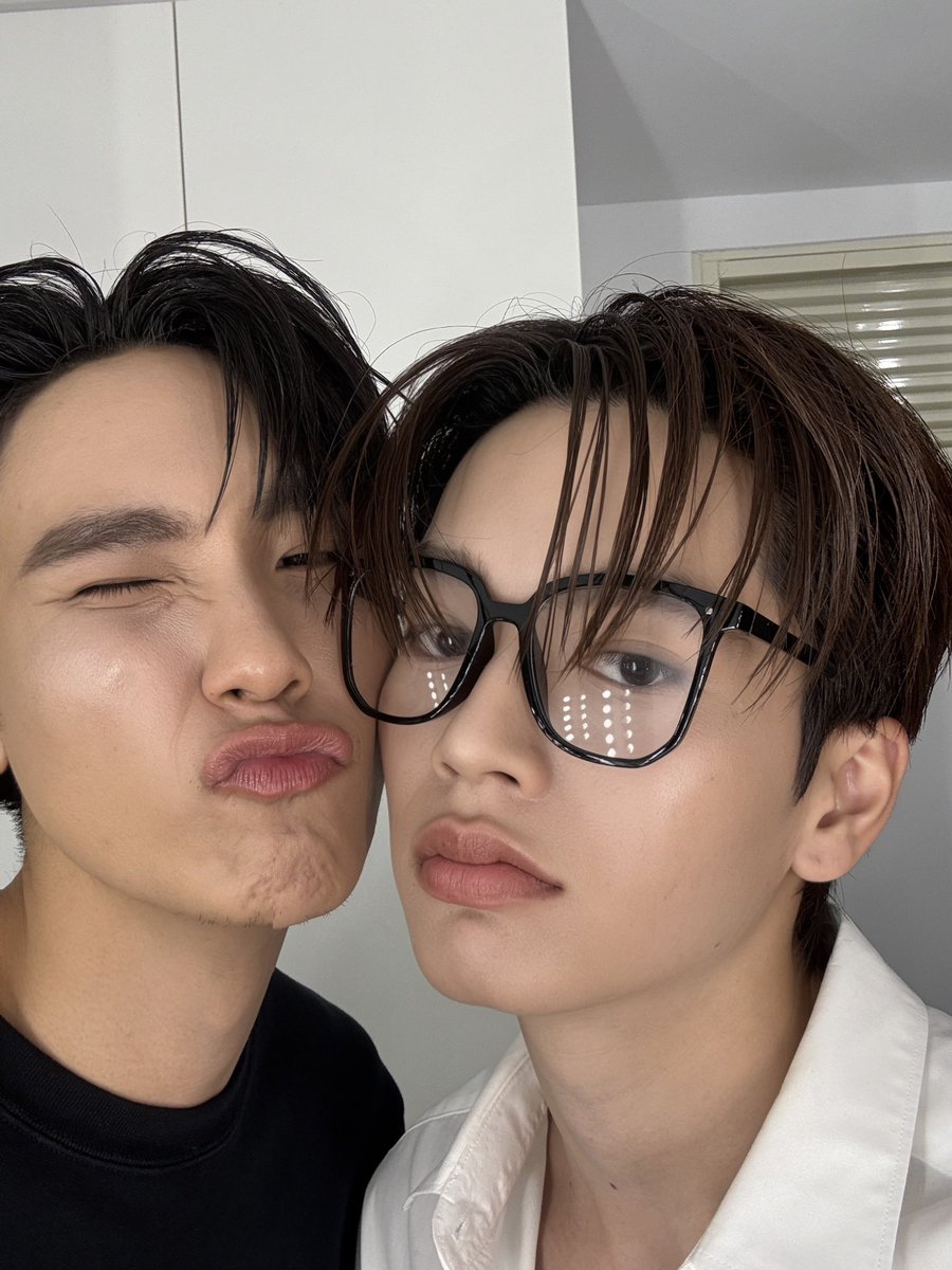 Fanday ต่างประเทศครั้งแรกเลย ขอบคุณทุกคนที่มาหากันที่ไทเปนะคับบ 🤍🤍🤍

JUNIORMARK FANDAY20
#JMFANDAY20XTAIPEI