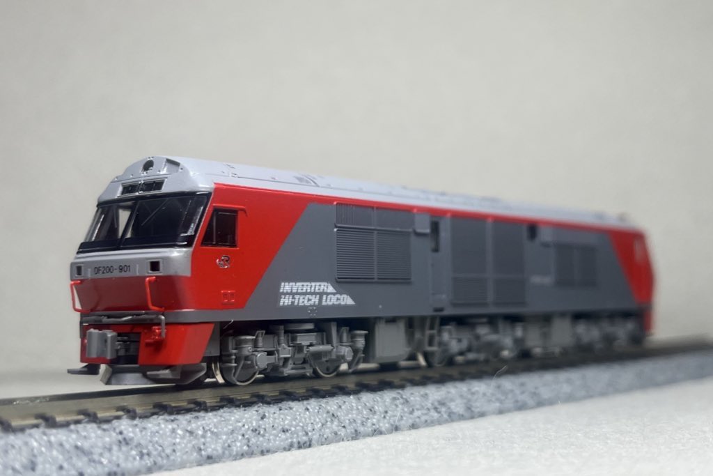 DF200-901 登場時 ただいま完成いたしました。KATO品番7007-1がベース