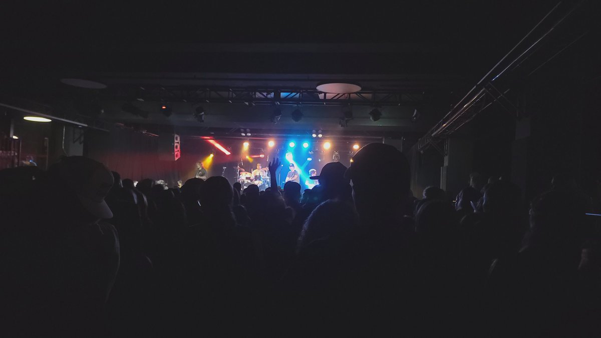 jq_986's tweet photo. @VincentMason_ puts on a great show! https://t.co/GqfoNfW9xC