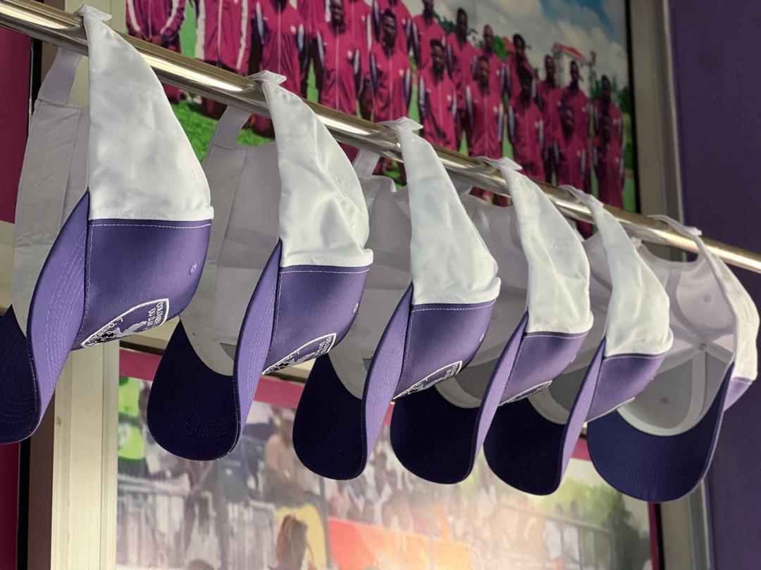 COLOMBE STORE💜🤍
Une seule adresse, 
Buca Voyages Mvan, l'agence qui va à Douala. Les gadgets aux couleurs du club sont toujours disponibles.
<a href="/AllezLesLions/">AllezLesLions</a> <a href="/Griffe2Foot/">Griffe 2 F⚽⚽T🇨🇲</a> <a href="/lnstantFoot/">Instant Foot ⚽️</a>