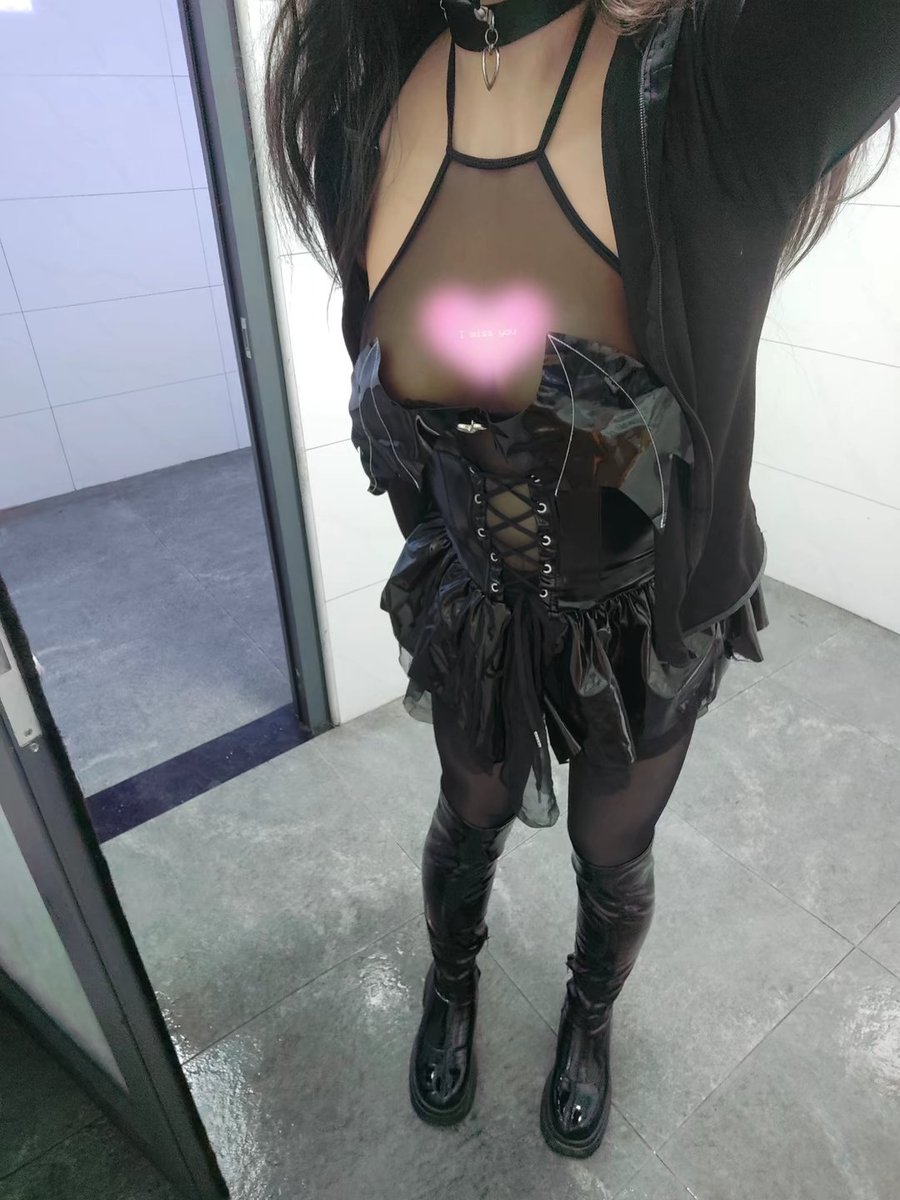 Sunshine__xjp's tweet photo. 公厕玩玩 https://t.co/FgY5exhkGN