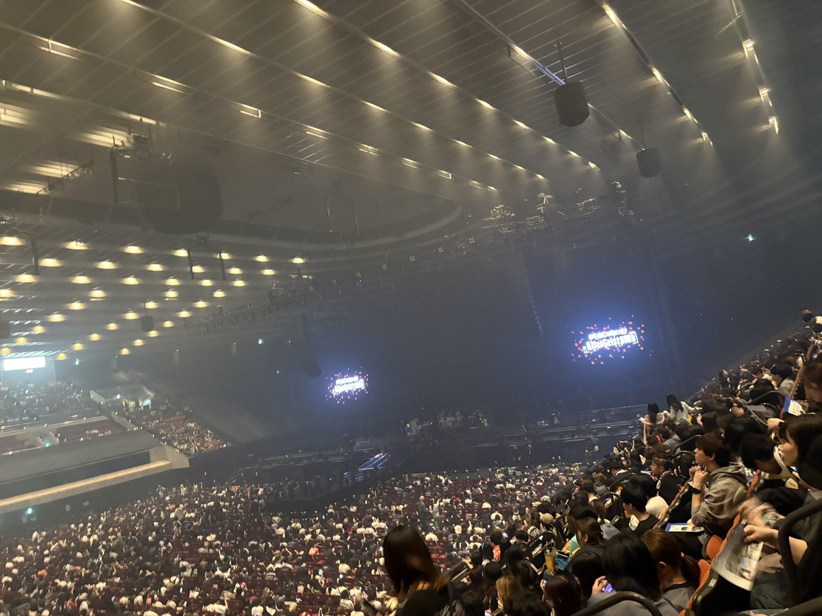 Kazu_Fes's tweet photo. ホンコチ！！！！
席なんか関係なーーい！ https://t.co/4jZHJJSE7y
