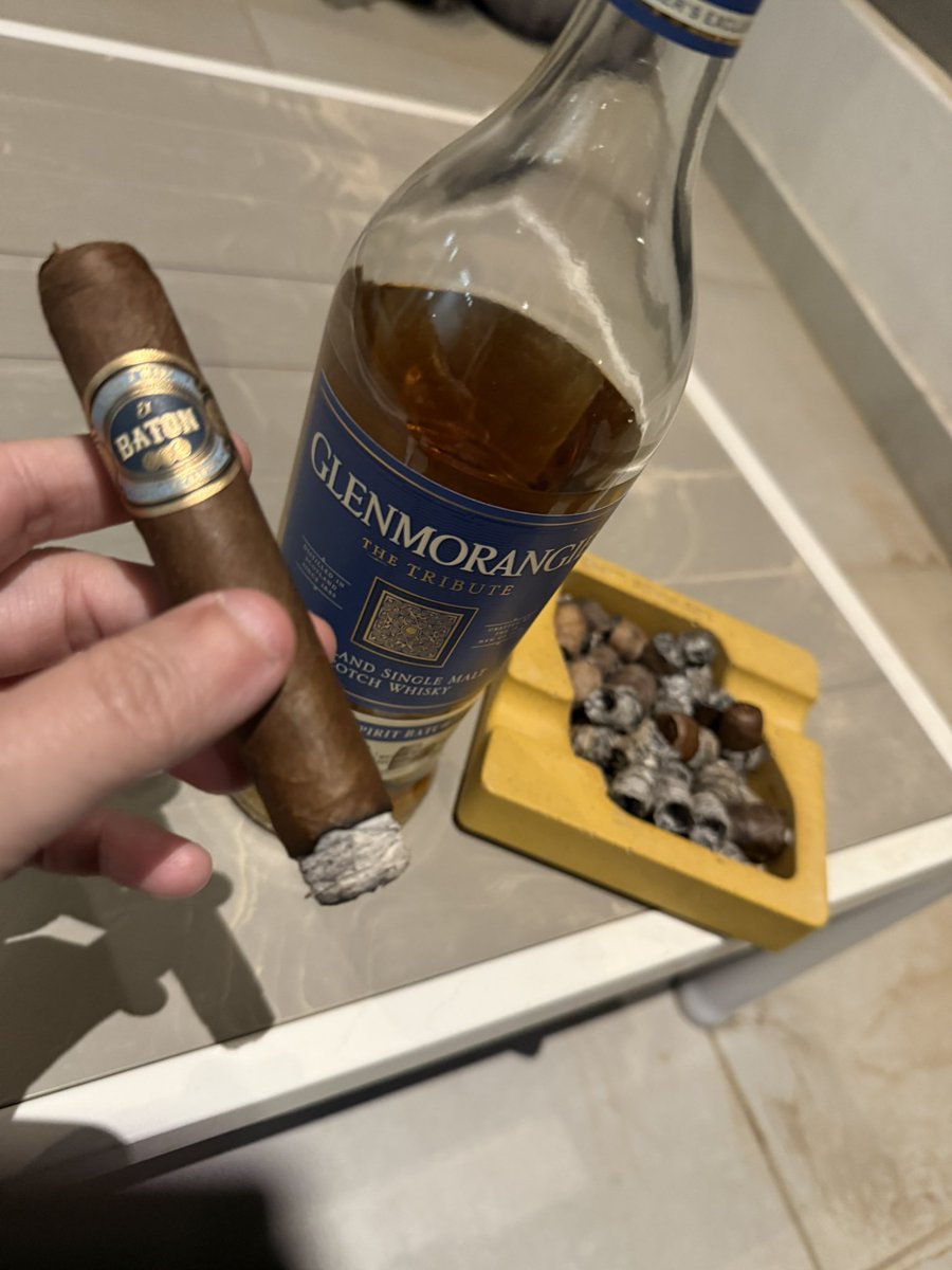 enkeli74's tweet photo. @efutch Salud! https://t.co/C74CCx8LIk