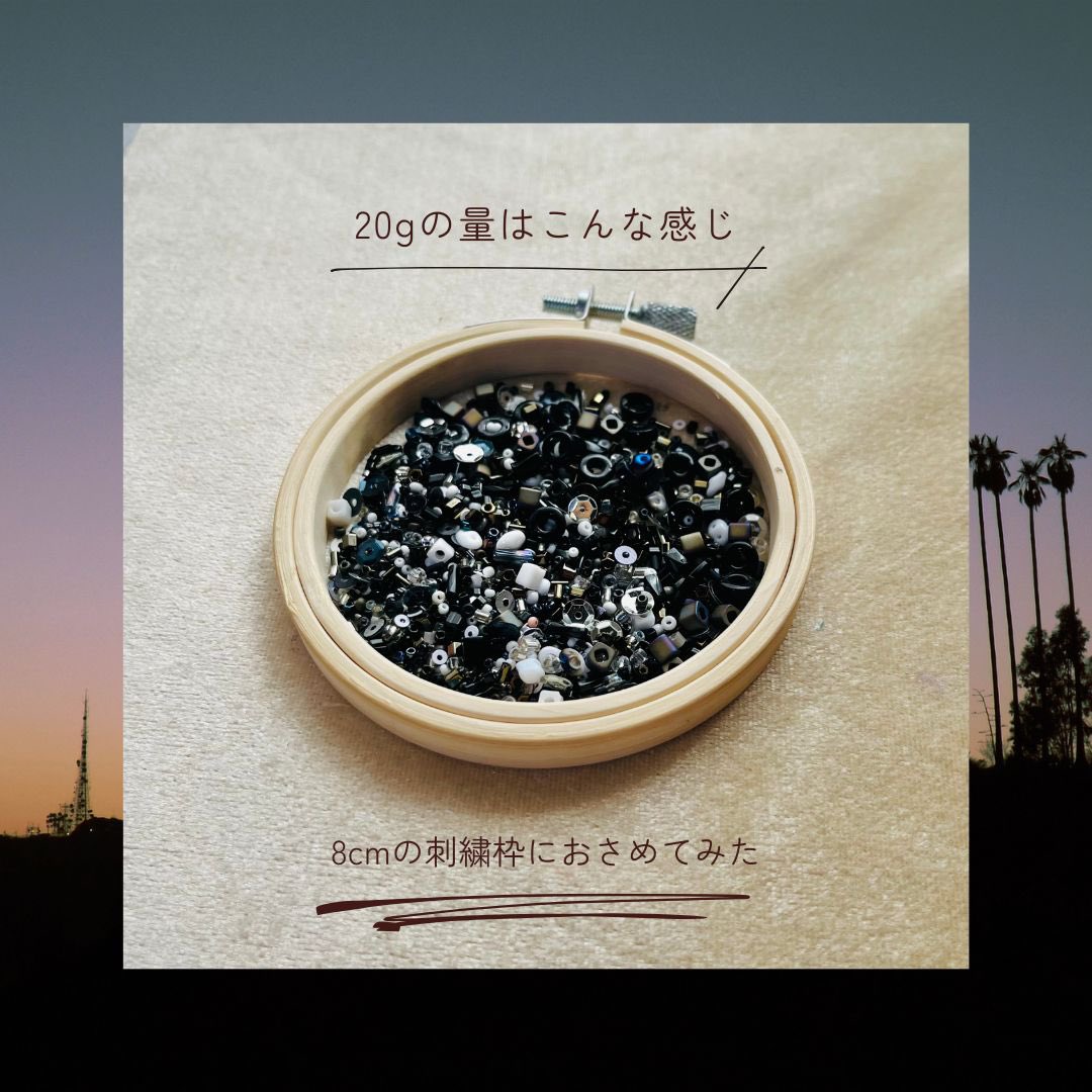 BeadsOne17's tweet photo. 「BRENDY - Nott」
ブラック、ダークグレー、ホワイト、シルバー系のシックなモノトーンMIX。
大人っぽく仕上げたい刺繍やアクセにおすすめ。
光の当たり方で表情が変わる粒も魅力です。

#ハンドメイド素材 #ビーズ刺繍 #Nott #ミックスビーズ #モノトーンビーズ #minne #Creema https://t.co/h8QrzknjlC
