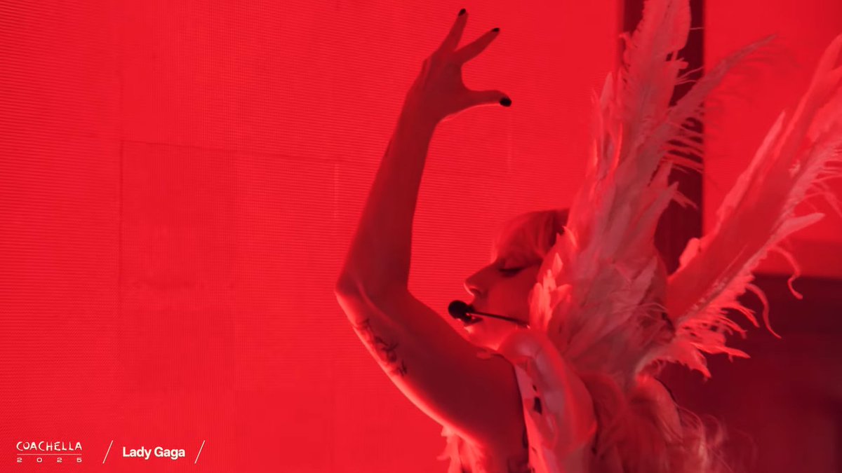 ladygaganownet's tweet photo. Lady Gaga just wrapped up her Coachella set. #GAGACHELLA https://t.co/aavvCzQ0z3