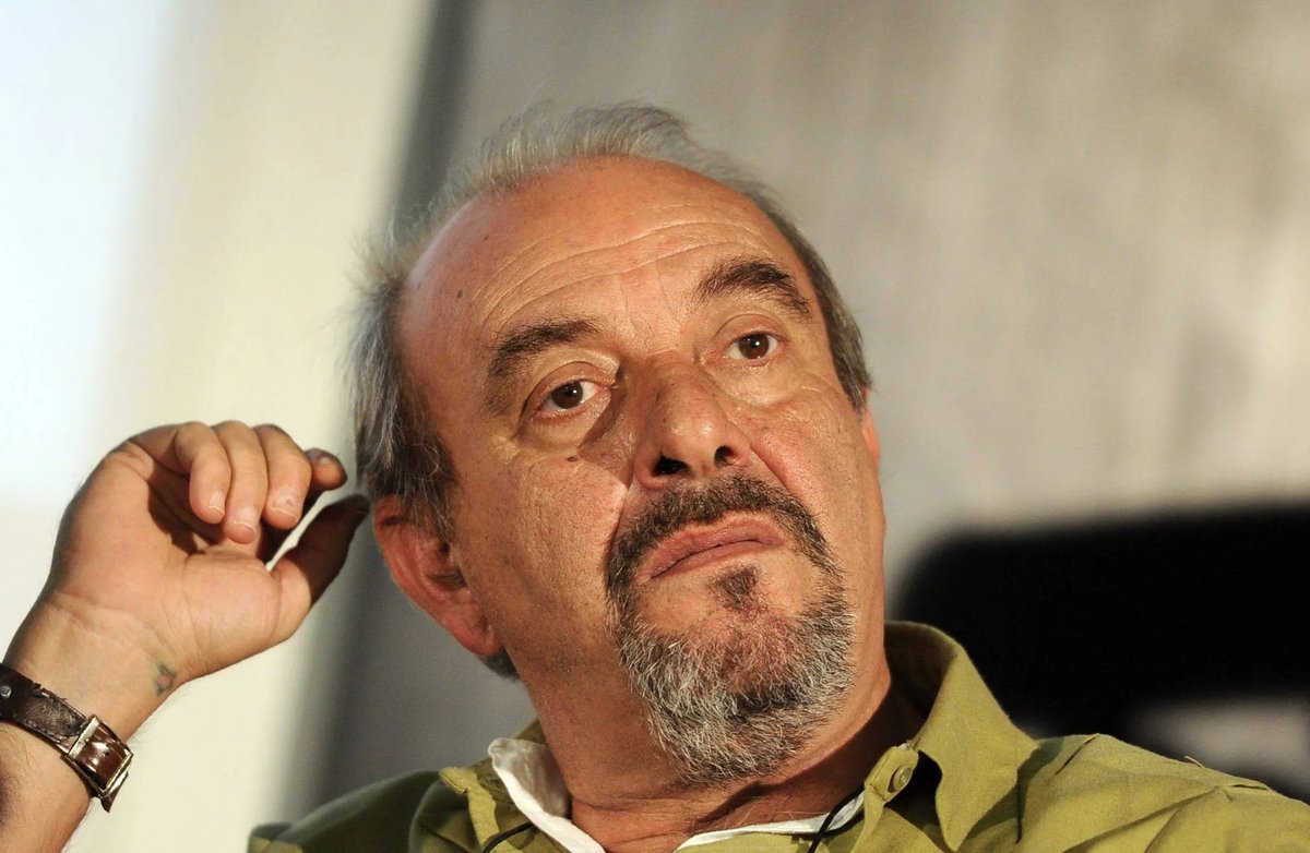 ChiodiDonatella's tweet image. E qui abbiamo il #compagno #Vauro che con questa vignetta infame sulla #Meloni da #Trump si sente in dovere di ricordarci che è un testa di cazzo.
Come se fosse possibile dimenticarlo...