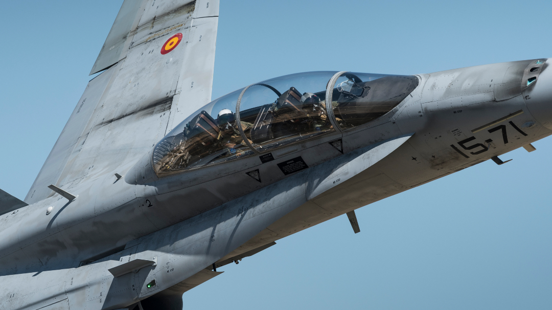 EjercitoAire's tweet photo. ¡Buenos días, aviadores!🤓

El Ala 15, ubicada en la Base Aérea de Zaragoza, es una unidad de combate (aire-aire y aire-tierra) cuya principal misión es la defensa y protección del espacio aéreo español. 

Su lema es "Quien ose paga" y su mascota el 🐅. https://t.co/EgLwjCvXWd
