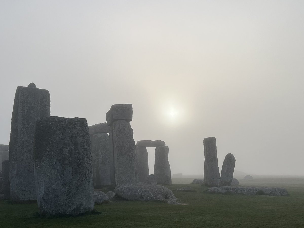 Sunrise at Stonehenge today (19th April) was at 6.04am, sunset is at 8.10pm 🌧️