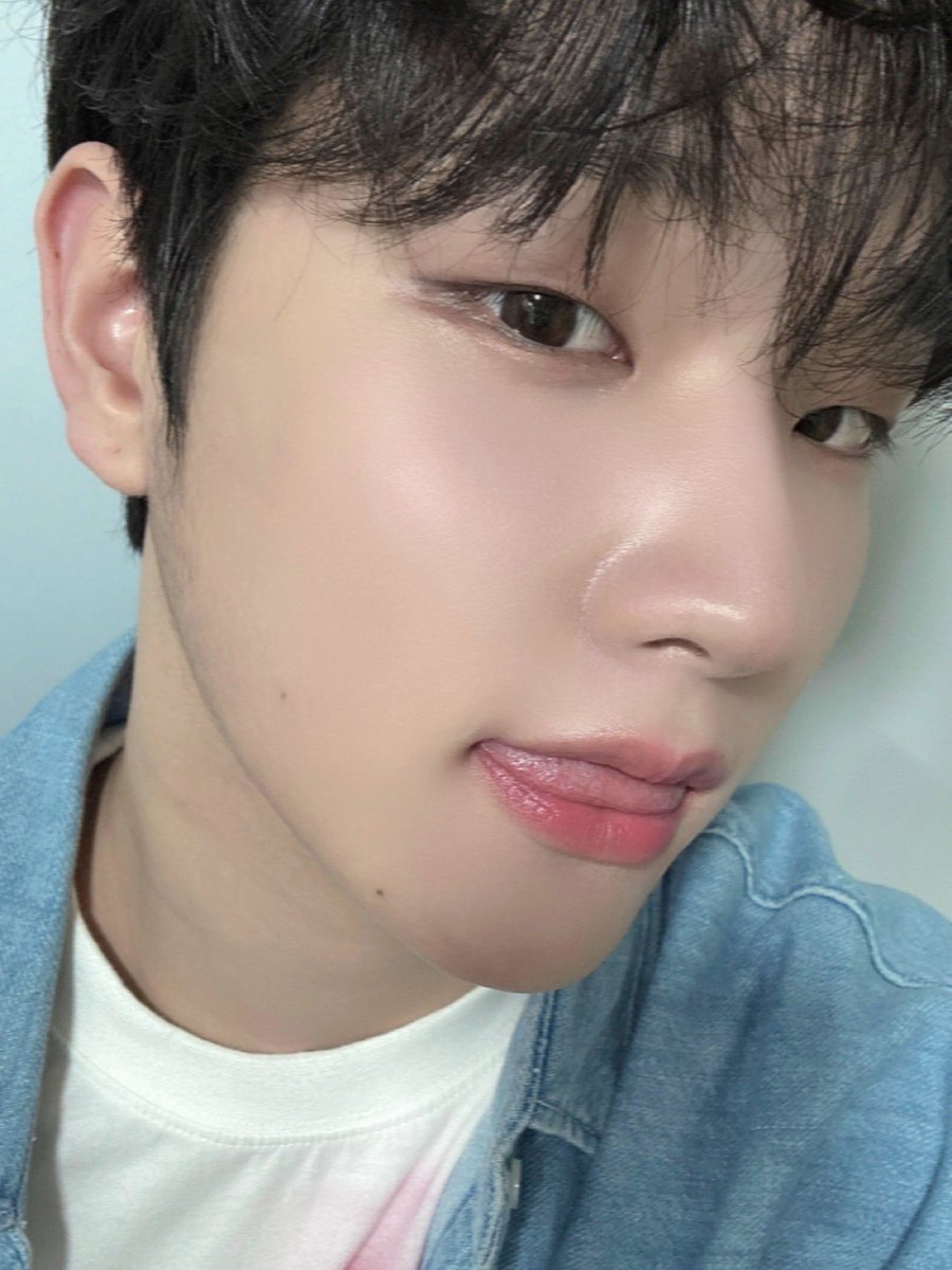 [#기석] 비 많이 오는데 많은 응원해 주셔서 감사합니다!!
감기 조심하시고 좋은 하루 보내세요!!! ☔️🩵