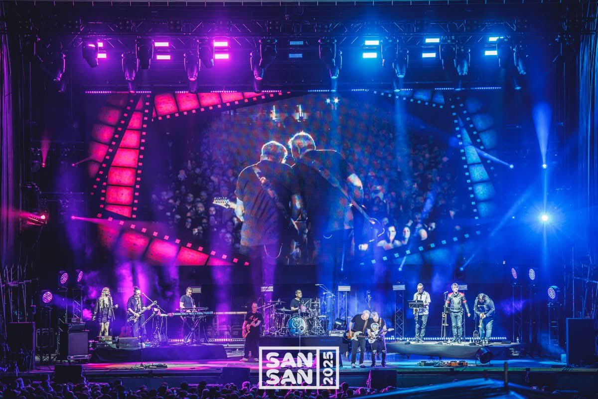 HombresG's tweet photo. ¡Gracias a todos los que estuvisteis con nosotros anoche en el @SanSanFestival , lo pasamos genial! ¡Hasta pronto! 🤘🎶

📷  @Javierbragado https://t.co/IAURJNMRdt