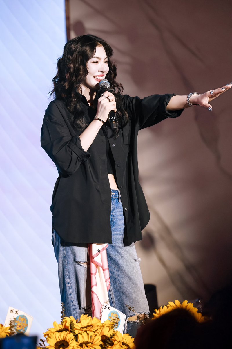 xusobeautiful's tweet photo. 【𝟐𝟓𝟎𝟒𝟏𝟗】𝐍𝐀𝐍𝐍𝐈𝐍𝐆

FAYE IN NANNING DAY1  
#PerayaFMinNanningD1
#FayePeraya 
@malisorn00 https://t.co/MYnFx0wtfY
