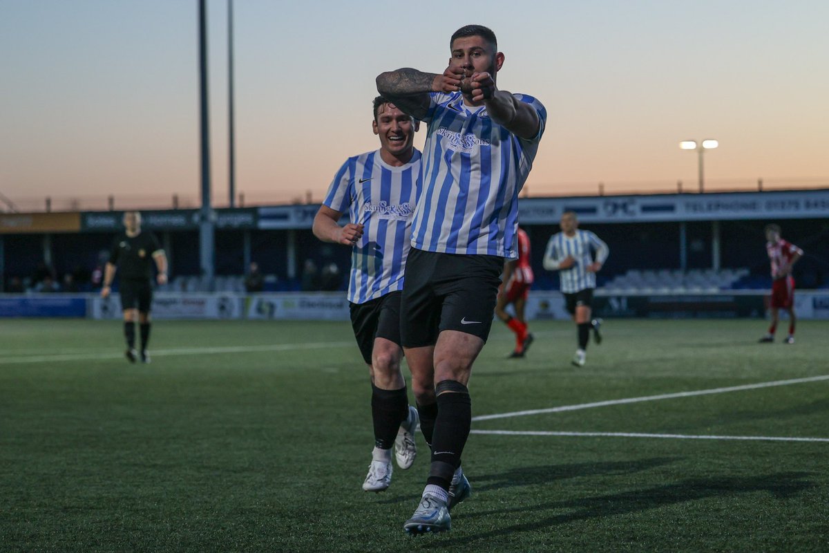 tiegogrenho's tweet photo. 🏹 @_corinthiansf_c player Bailey Moss celebrating after scoring a header at the far post, impossible for the keeper to save it. @EssexCountyFA #NonLeagueFootball https://t.co/OCrQ9aK86U