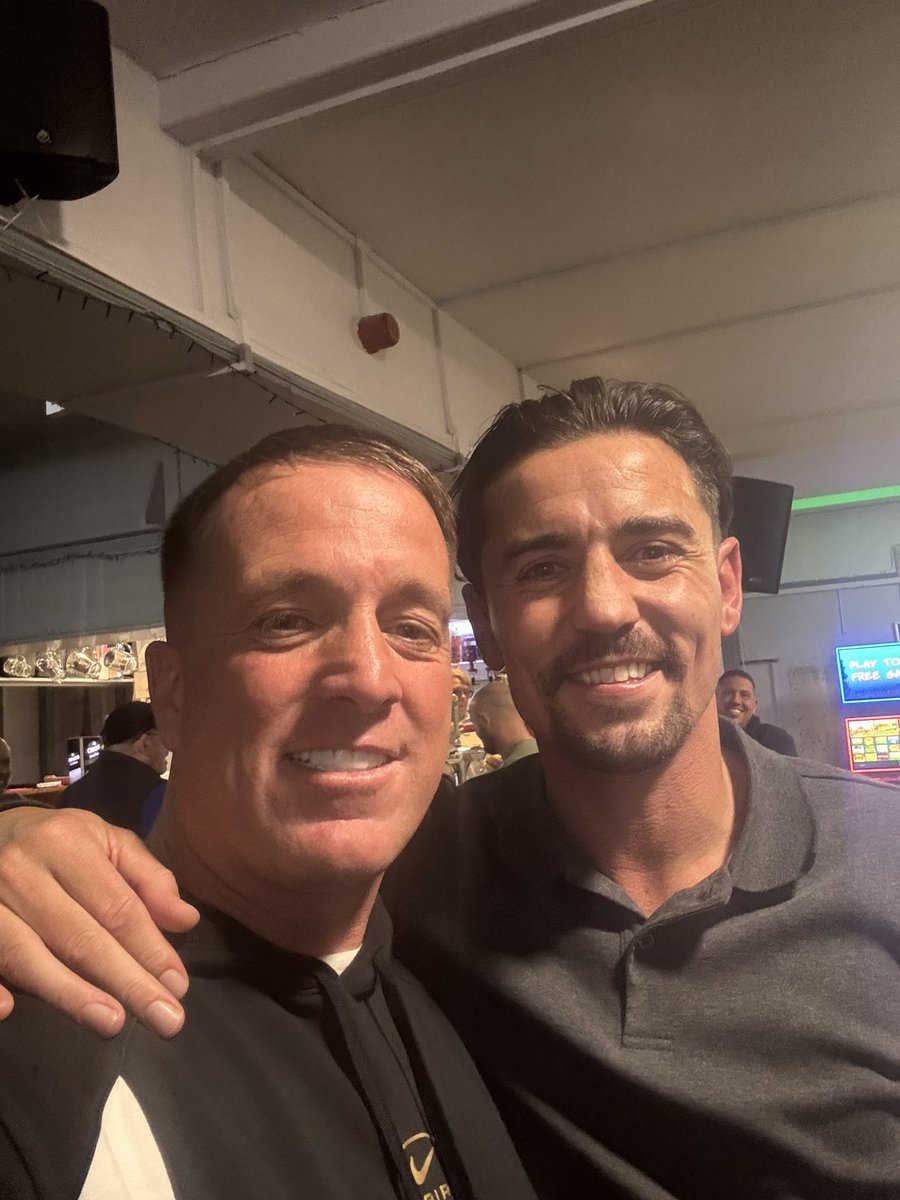 bigo_the's tweet photo. Nice seeing antony crolla in the farmers (Swansea) last night, top guy great fighter https://t.co/PkO1WcIpSz