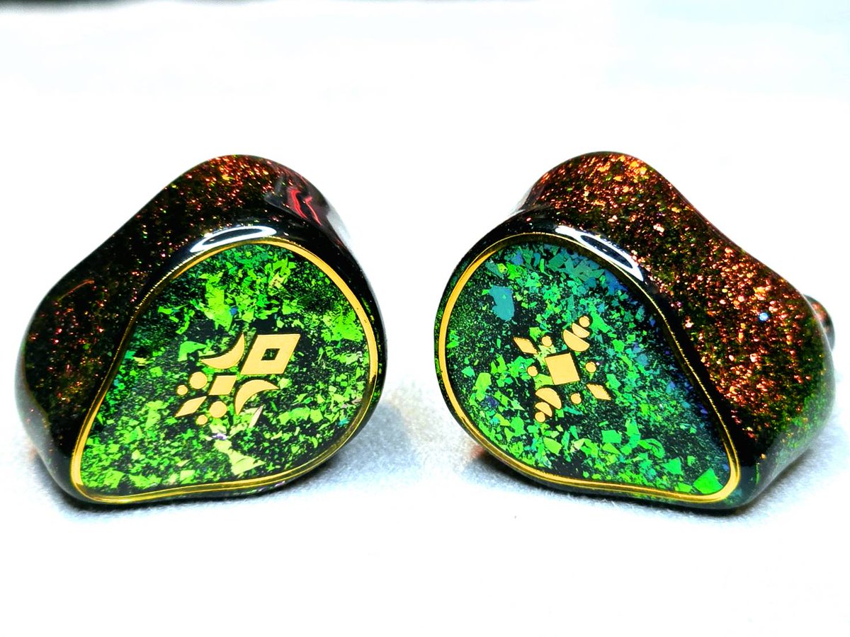 rossiandwing's tweet image. 偶然のやさしさ、運命のきらめき。
#LUA #Serendipity と #Synchronicity——
ふたつの出会いは、明日まで。
日本限定・特別バンドル USD$1,180。
送料無料も、明日で終了。
在庫わずか、迷っている時間はありません。
ご注文は公式サイトまたはDMで。
今だけの出会いを、お見逃しなく。