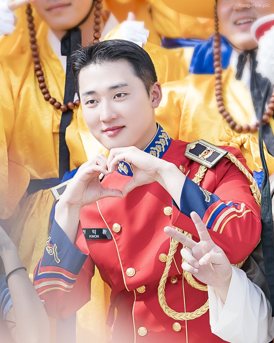 tangerine_pic's tweet photo. 2025.04.18 국군정례행사
-
#권태하 (권익환)
🫶🏻 https://t.co/V0GPaBlmiV