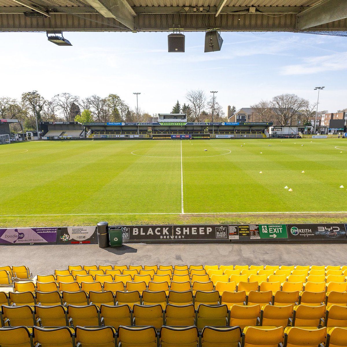 Tickets are on sale online until kick-off and in <a href="/HTAFCStore/">Harrogate Town Store</a> from 11am-3pm today 🎟️

Only single seats and standing tickets remain so get them before they're gone ⚡

🔗 eticketing.co.uk/harrogatetowna…