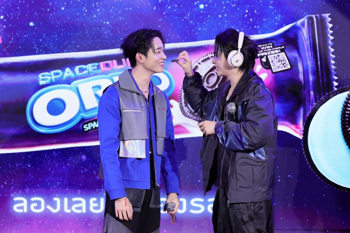 ZoonZones's tweet photo. โอรีโอ เปิดตัว “โอรีโอ สเปซดังก์” พุ่งทะยานสู่ความอร่อยกับรสชาติสุดลิมิเต็ด “สเปซเบอร์ส ครีม” ดึง “วิลเลี่ยม-เอส” ร่วมสัมผัสประสบการณ์ความสนุกจากห้วงอวกาศกระแทกสู่ใจกลางกรุงเทพฯ ครั้งแรกในประเทศไทย
🔗 https://t.co/nvJ0d1bSB1
#OreoSpaceDunkxWilliamEst #OreoSpaceDunk #WilliamEst https://t.co/kvc9lbPUWf