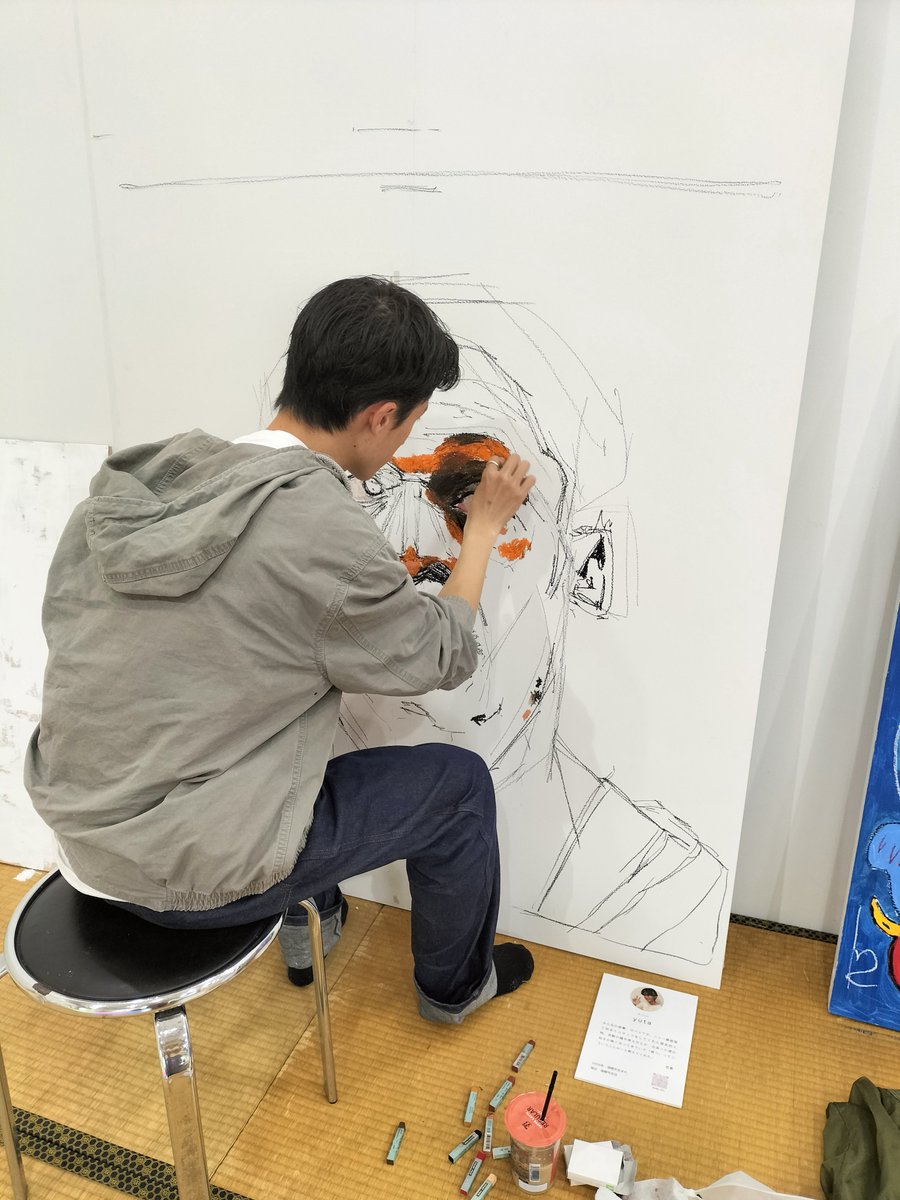 AiM Vol.17 ニュー銀座堂 本日開幕🎊

岐阜県美術館アトリエに、柳ヶ瀬商店街のサードプレイス「ニュー銀座堂」が出現！
19歳から28歳までの若い作家たちによる滞在制作が始まりました🎨

初日にも関わらず、午前中から大盛況✨

ぜひお気軽にお立ち寄りください🙌
